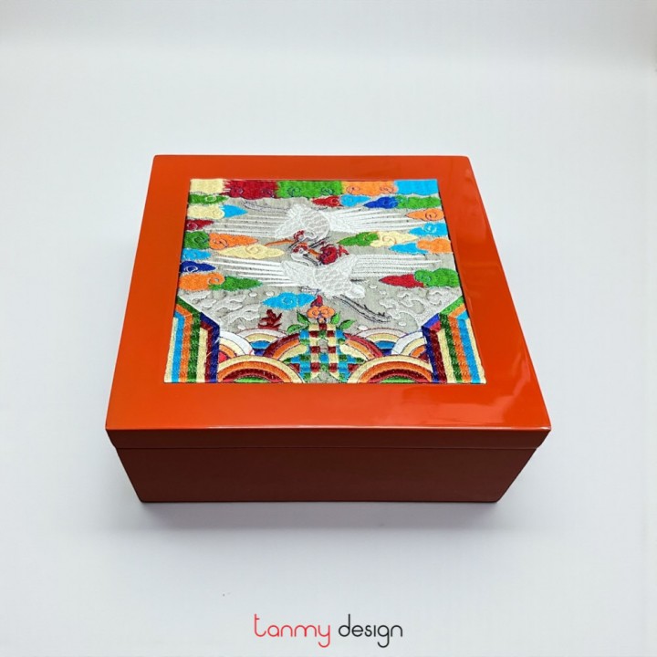 Square lacquer box with different patterns and different colors ( attached with phoenix ) 20*H9 cm ( different designs )